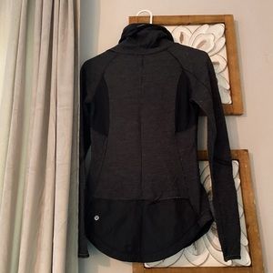 Lululemon pull over long sleeve top sweater 2